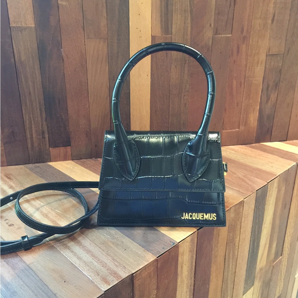 Women's Jacquemus Le Chiquito Moyen Crossbody Bag Medium